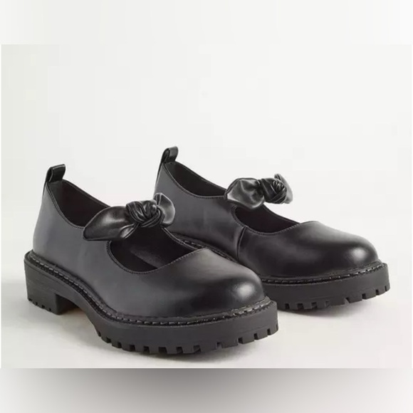 Torrid Mary Jane Bow Lug-Sole Flat (WW) - Picture 1 of 9